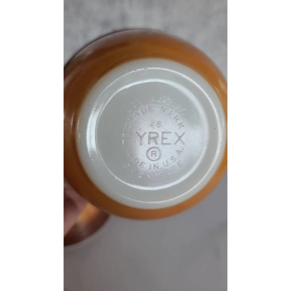 Pyrex Fruit Themed Mixing Bowls, Set of 2 - Picture 4 of 10